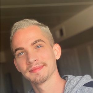 Meet your Posher, Eric